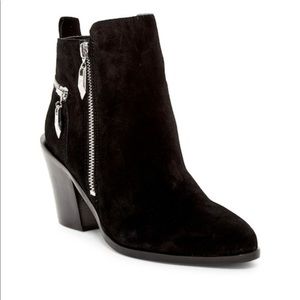 fergie bianca ankle boot